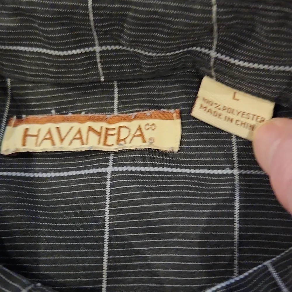 Havanera Co Black & Gray Square Design Button-Up Shirt - Picture 5 of 7